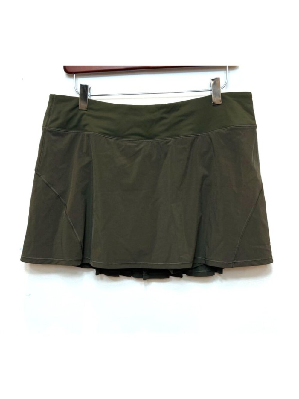 CRZ Yoga Feathery Fit Mid-Rise Pleated Skirt Size 10 Olive Green Army Green